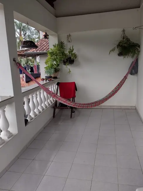 Foto 1 de Sobrado com 4 quartos à venda, 230m2 em Parque Senhor do Bonfim, Taubate - SP