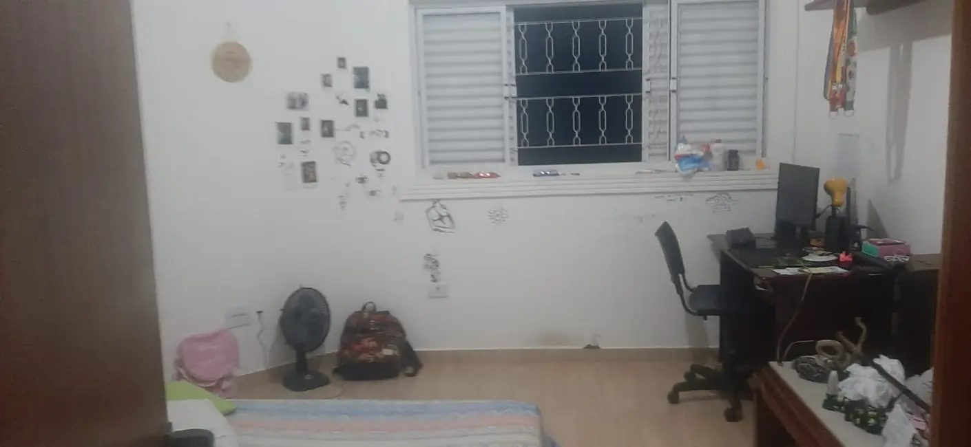 Foto 3 de Sobrado com 5 quartos à venda, 230m2 em Vila São Geraldo, Taubate - SP