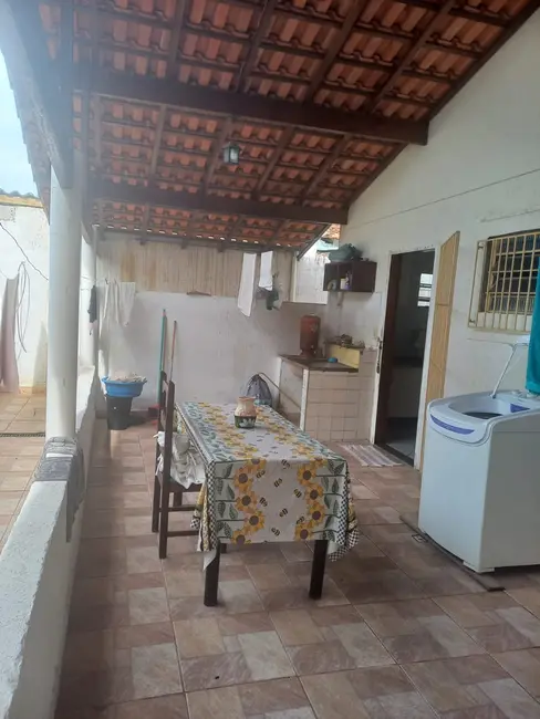 Foto 2 de Casa com 2 quartos à venda em Conjunto Residencial Araretama, Pindamonhangaba - SP