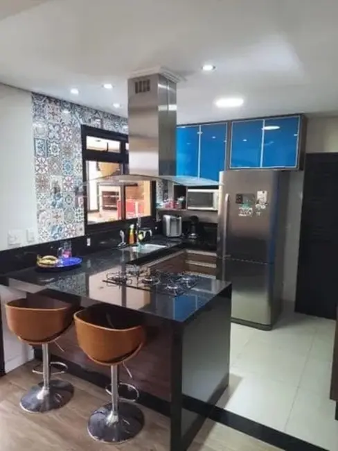 Foto 4 de Casa de Condomínio com 3 quartos à venda em Parque São Cristóvão, Taubate - SP