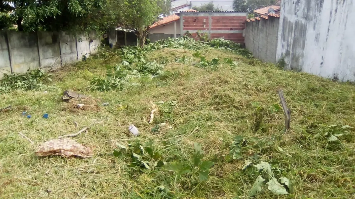 Foto 3 de Casa à venda, 250m2 em Jardim Eloyna, Pindamonhangaba - SP