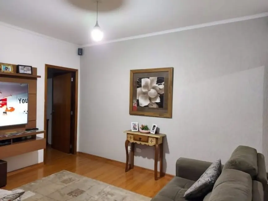 Foto 2 de Casa com 2 quartos à venda, 125m2 em Jardim Independência, Taubate - SP