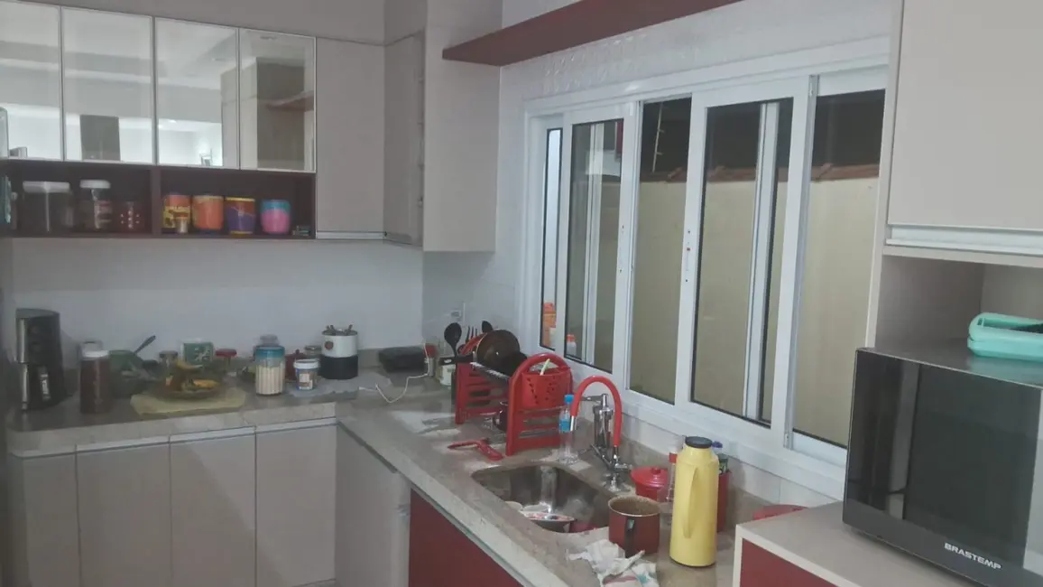 Foto 3 de Casa com 3 quartos à venda, 217m2 em Santana, Pindamonhangaba - SP