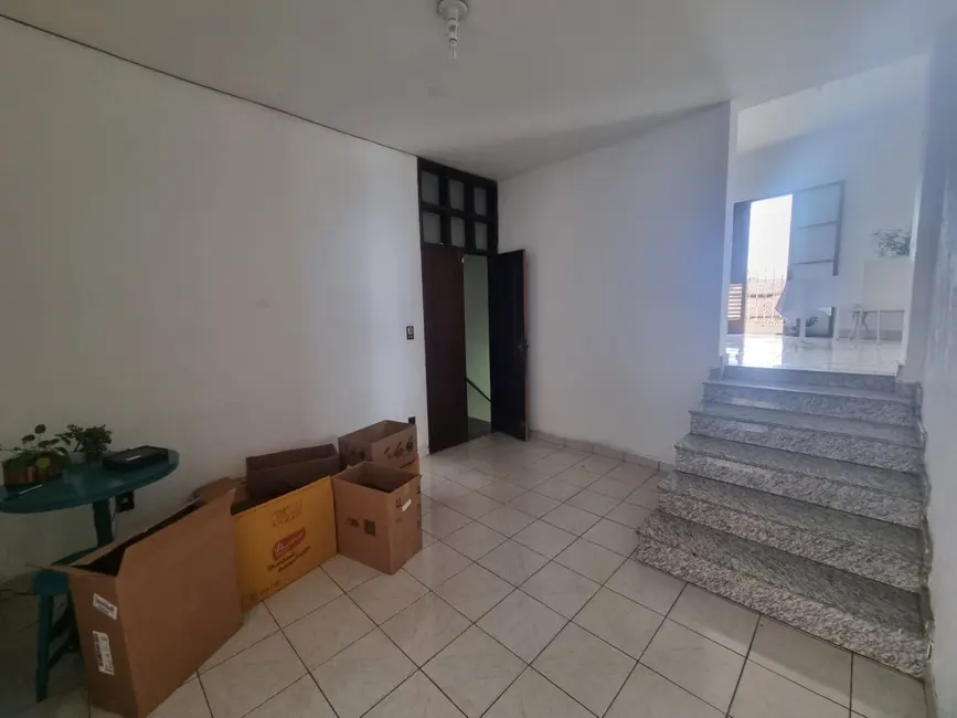 Foto 5 de Sobrado com 5 quartos à venda, 171m2 em Jardim Esperança, Guaratingueta - SP