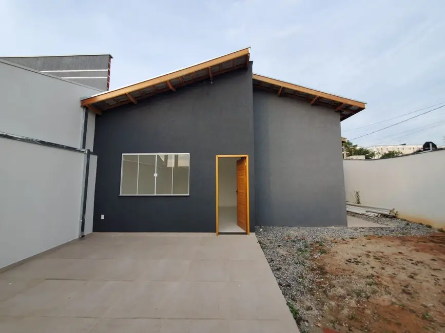 Foto 1 de Casa com 3 quartos à venda, 85m2 em Vista Alegre, Taubate - SP