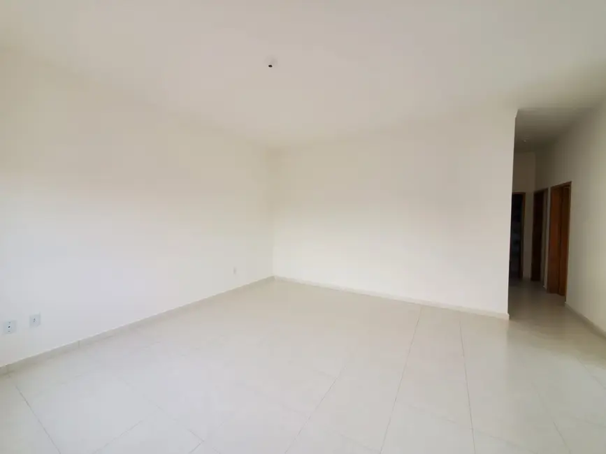 Foto 2 de Casa com 3 quartos à venda, 85m2 em Vista Alegre, Taubate - SP
