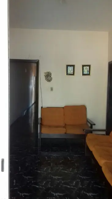 Sobrado com 4 quartos à venda, 272m2 em Centro, Aparecida - SP - imagem 5 Foto 5 de Sobrado com 4 quartos à venda, 272m2 em Centro, Aparecida - SP