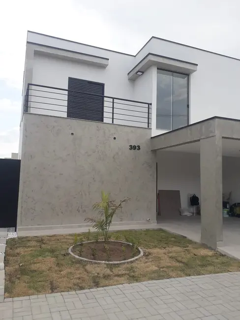 Foto 2 de Sobrado com 3 quartos à venda, 204m2 em Tremembe - SP