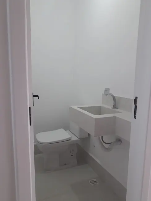 Foto 6 de Sobrado com 3 quartos à venda, 204m2 em Tremembe - SP