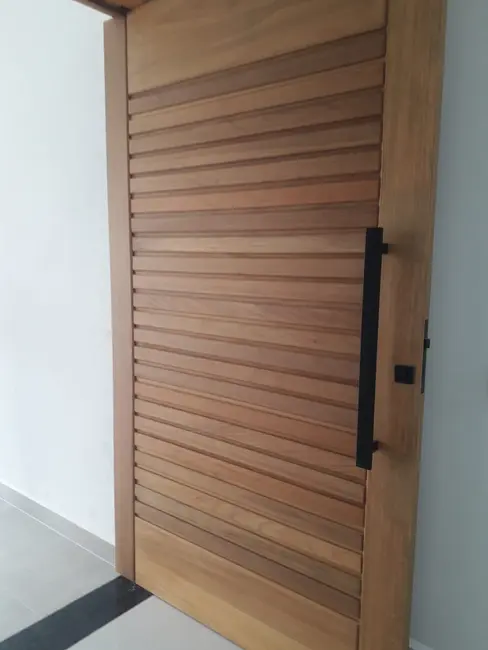 Foto 3 de Sobrado com 3 quartos à venda, 204m2 em Tremembe - SP