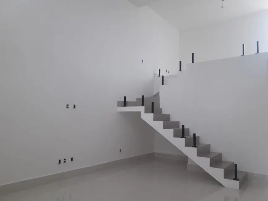 Foto 8 de Sobrado com 3 quartos à venda, 204m2 em Tremembe - SP