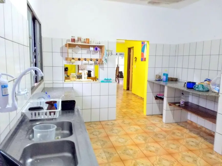 Foto 3 de Casa com 3 quartos à venda, 180m2 em Centro, Ubatuba - SP