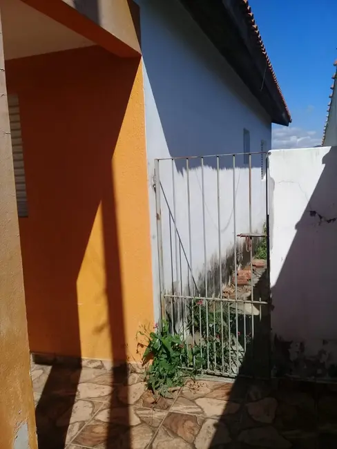 Foto 1 de Casa com 2 quartos à venda, 99m2 em Guaratingueta - SP