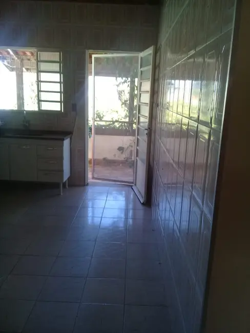 Foto 3 de Casa com 2 quartos à venda, 99m2 em Guaratingueta - SP