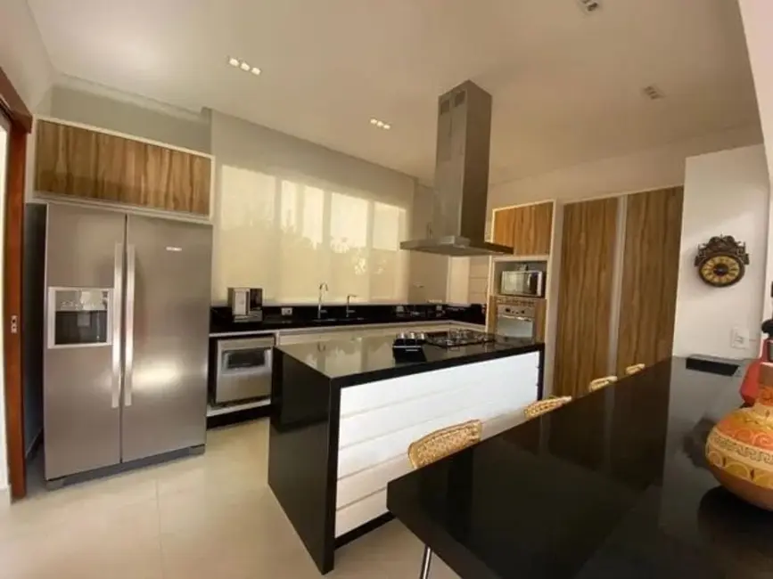 Casa de Condomínio com 5 quartos à venda, 328m2 em Sao Jose Dos Campos - SP - imagem 3 Foto 3 de Casa de Condomínio com 5 quartos à venda, 328m2 em Sao Jose Dos Campos - SP