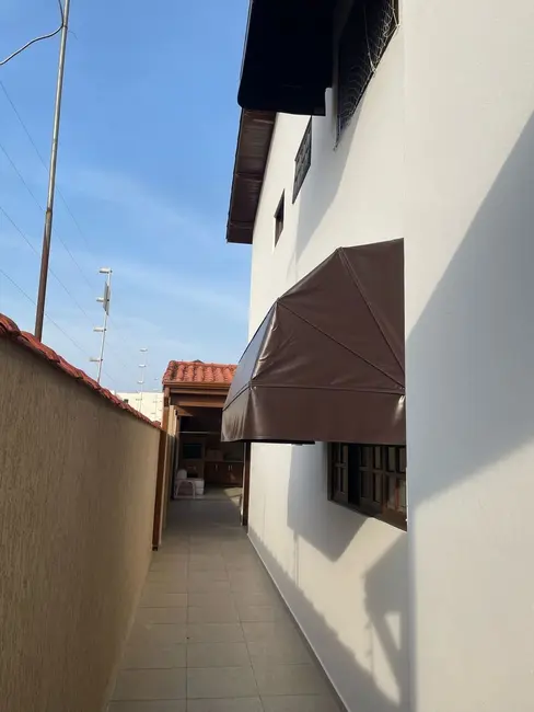 Foto 3 de Casa com 3 quartos à venda, 190m2 em Loteamento Residencial Andrade, Pindamonhangaba - SP