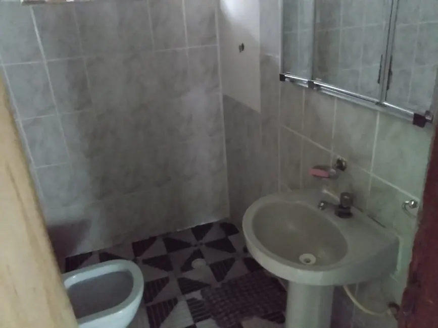 Foto 2 de Casa com 2 quartos à venda, 65m2 em Conjunto Residencial Araretama, Pindamonhangaba - SP