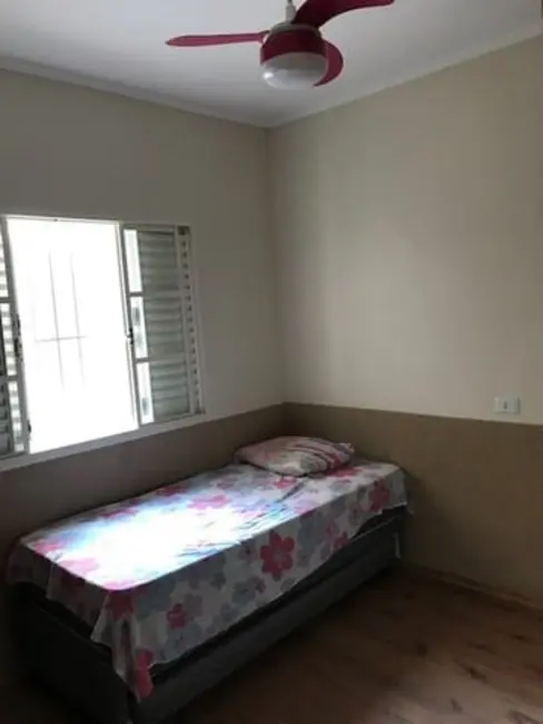 Foto 3 de Casa com 4 quartos à venda, 290m2 em Vila Areao, Taubate - SP