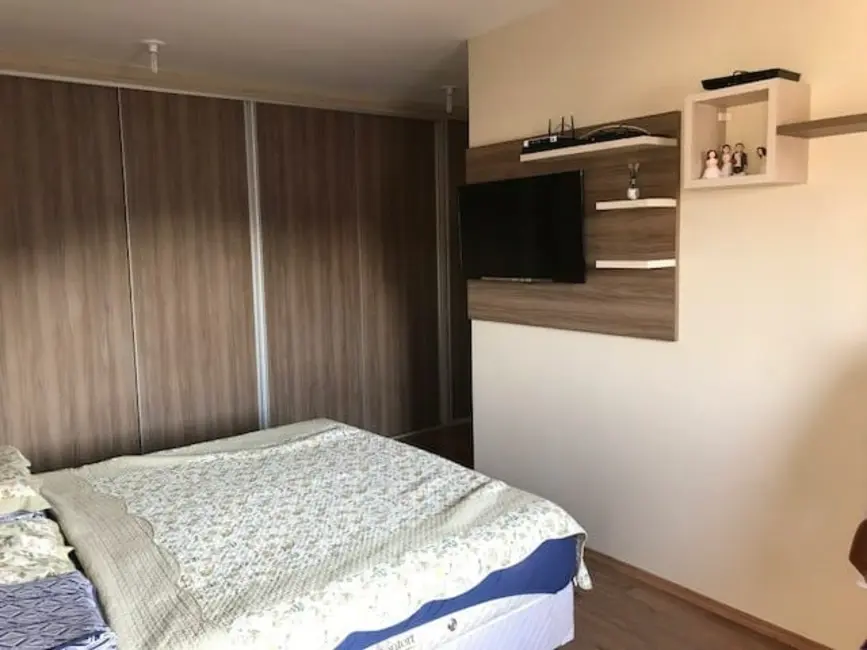 Foto 5 de Casa com 4 quartos à venda, 290m2 em Vila Areao, Taubate - SP