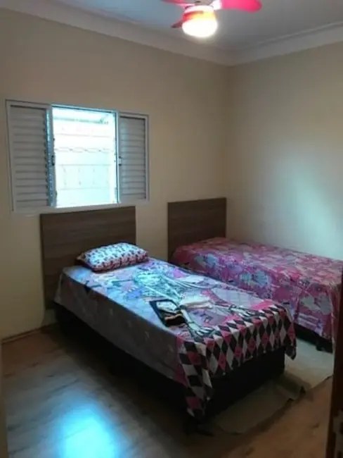 Foto 9 de Casa com 4 quartos à venda, 290m2 em Vila Areao, Taubate - SP