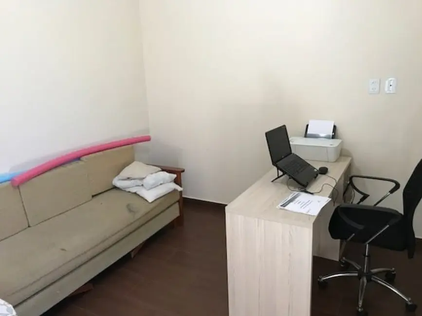 Foto 6 de Casa com 4 quartos à venda, 290m2 em Vila Areao, Taubate - SP