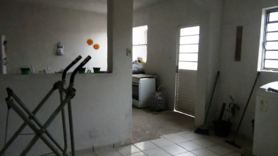 Sobrado com 3 quartos à venda, 84m2 em Vila Hepacare, Lorena - SP - imagem 3 Foto 3 de Sobrado com 3 quartos à venda, 84m2 em Vila Hepacare, Lorena - SP