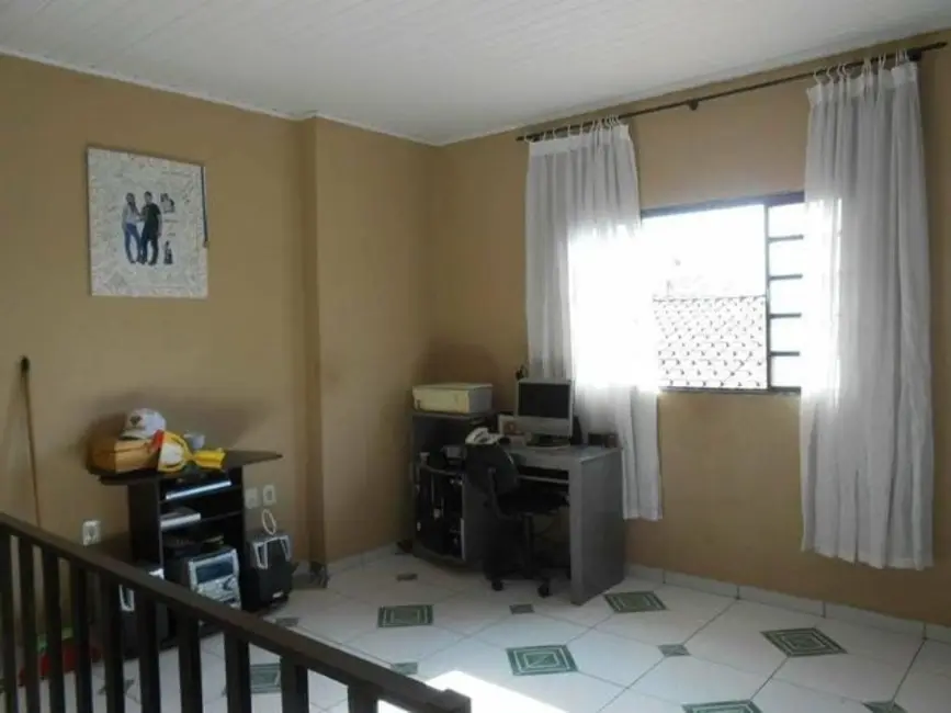 Foto 4 de Casa à venda, 250m2 em Residencial Vale das Acácias, Pindamonhangaba - SP