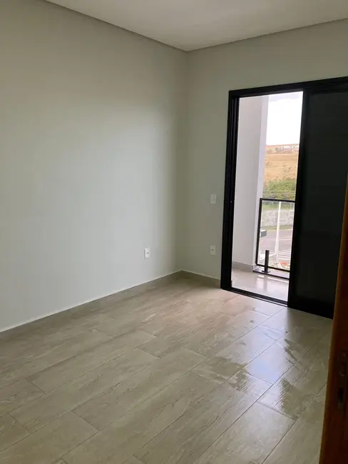 Foto 4 de Casa de Condomínio com 3 quartos à venda, 220m2 em Parque Residencial Maria Elmira, Cacapava - SP