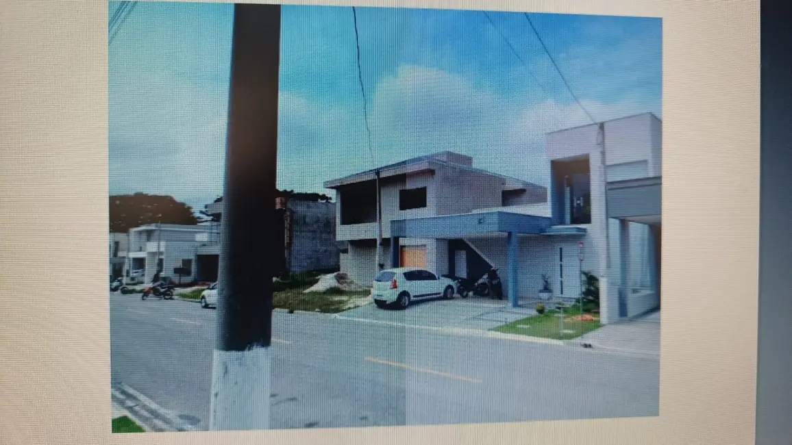 Foto 1 de Casa de Condomínio com 4 quartos à venda, 300m2 em Pindamonhangaba - SP