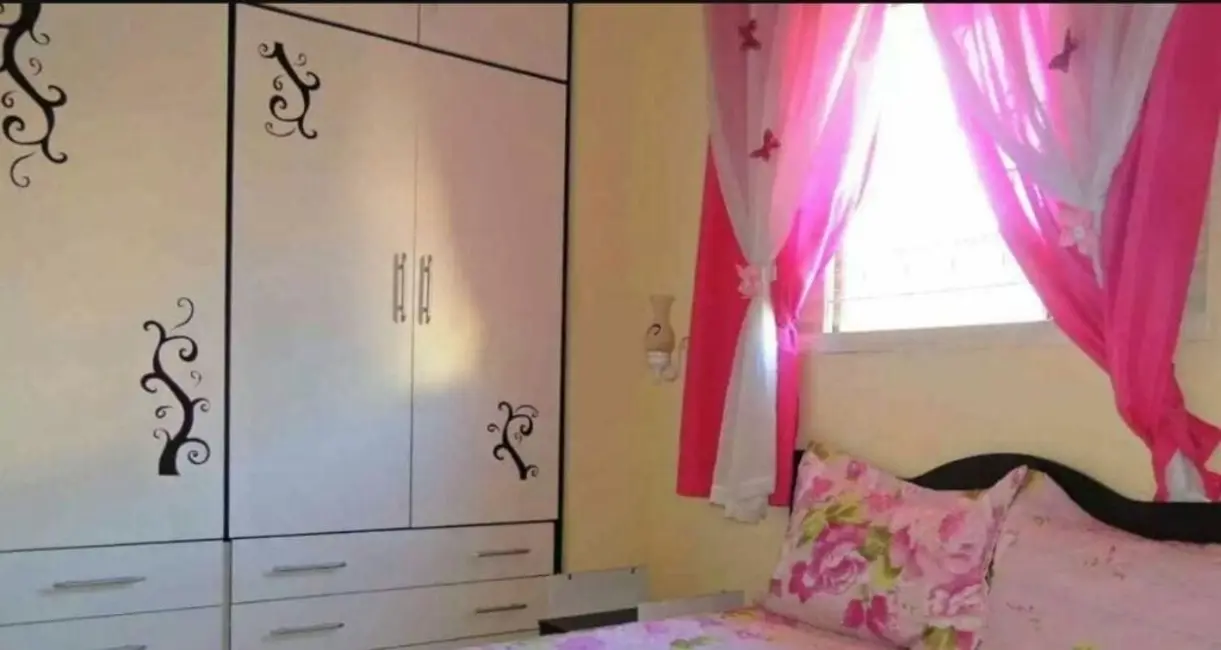 Foto 9 de Casa com 4 quartos à venda, 213m2 em Guaratingueta - SP