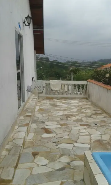 Foto 3 de Sobrado com 5 quartos à venda, 233m2 em Jardim Santa Luzia, Pindamonhangaba - SP