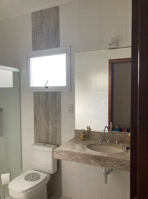 Foto 8 de Casa de Condomínio com 4 quartos à venda, 257m2 em Piracangaguá, Taubate - SP