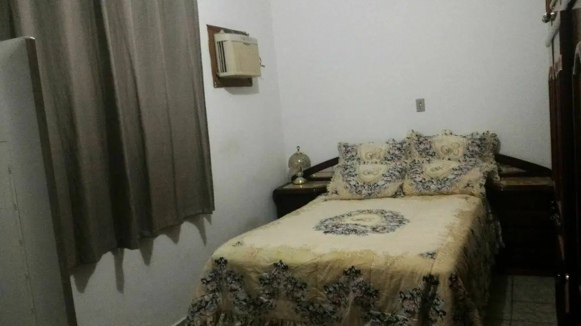 Foto 9 de Casa com 2 quartos à venda, 230m2 em Azeredo, Pindamonhangaba - SP