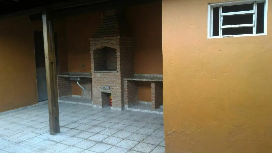 Foto 1 de Casa com 2 quartos à venda, 230m2 em Azeredo, Pindamonhangaba - SP