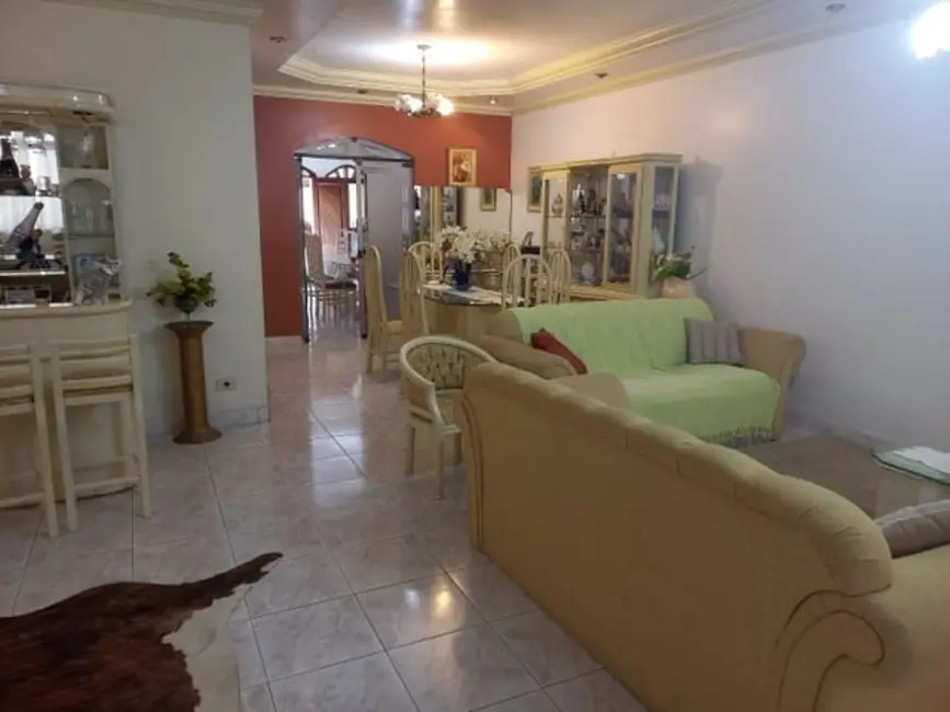 Foto 2 de Sobrado com 4 quartos à venda, 294m2 em Terra Nova, Taubate - SP