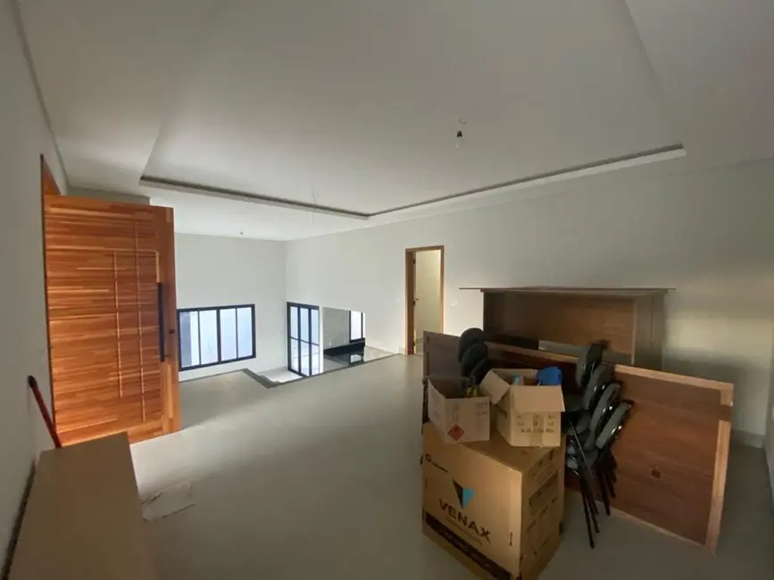 Foto 2 de Sobrado com 3 quartos à venda, 225m2 em Jardim Baronesa, Taubate - SP