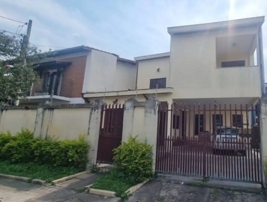Foto 1 de Sobrado com 4 quartos à venda em São Benedito, Pindamonhangaba - SP