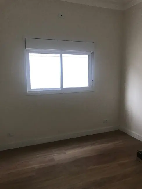 Sobrado com 3 quartos à venda, 290m2 em Tremembe - SP - imagem 1 Foto 1 de Sobrado com 3 quartos à venda, 290m2 em Tremembe - SP