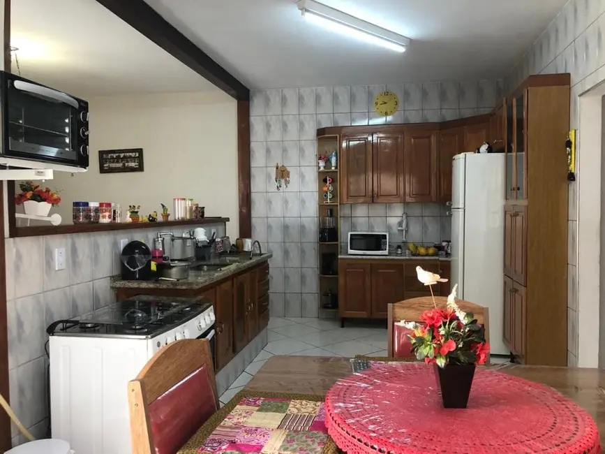 Foto 3 de Casa com 3 quartos à venda, 130m2 em Santana, Pindamonhangaba - SP