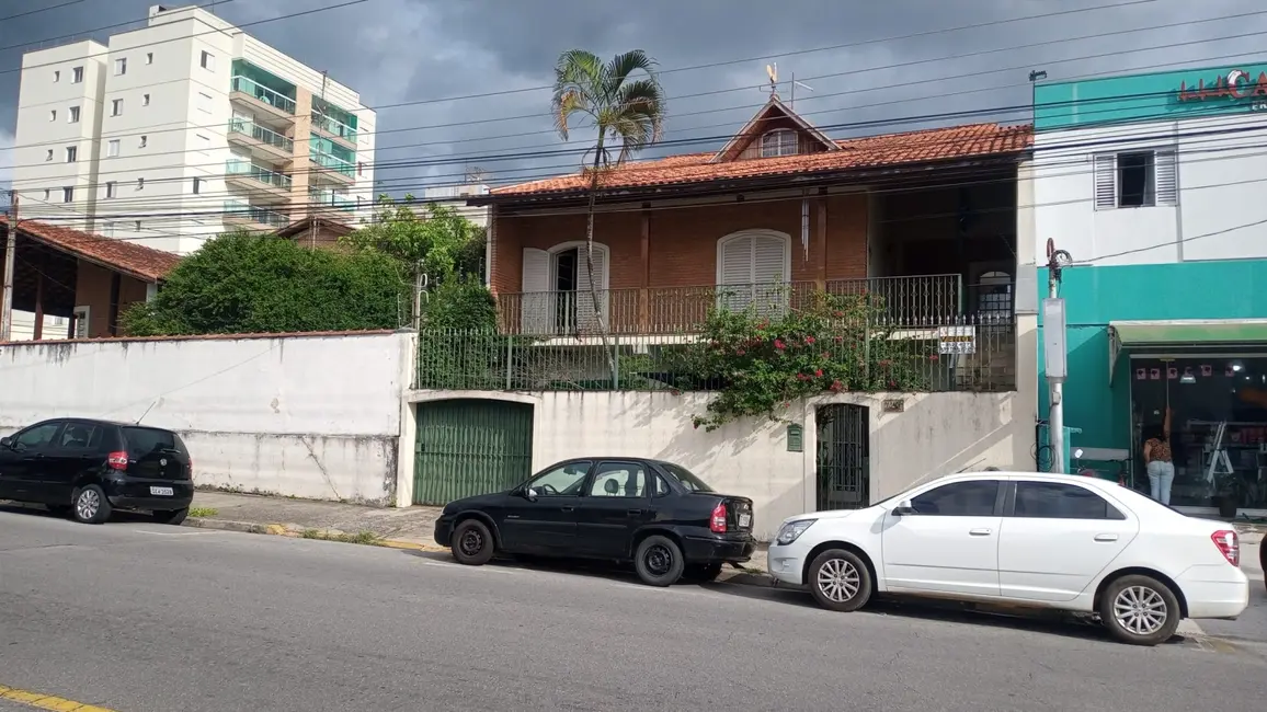 Foto 4 de Sobrado com 3 quartos à venda, 233m2 em Vila Bourghese, Pindamonhangaba - SP