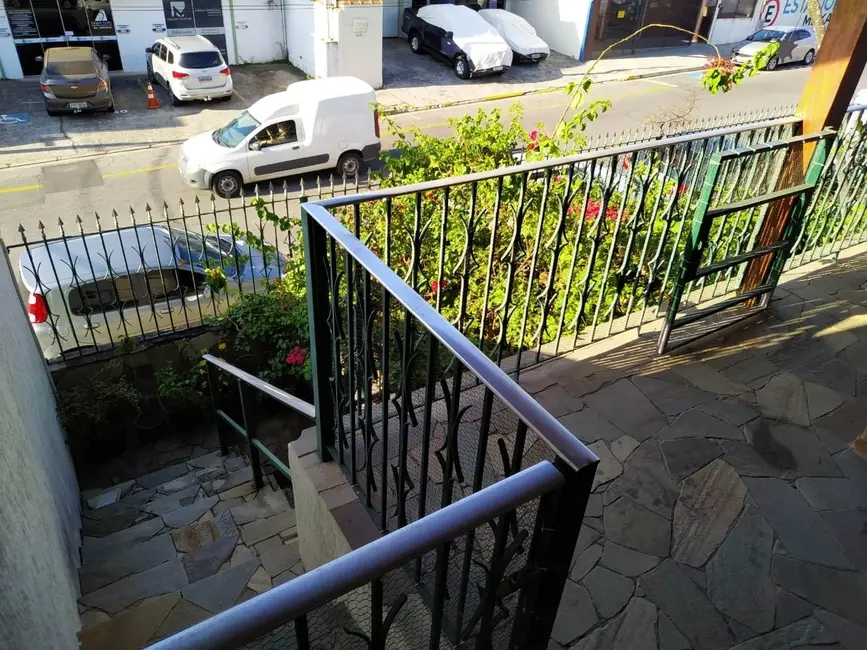 Foto 7 de Sobrado com 3 quartos à venda, 233m2 em Vila Bourghese, Pindamonhangaba - SP