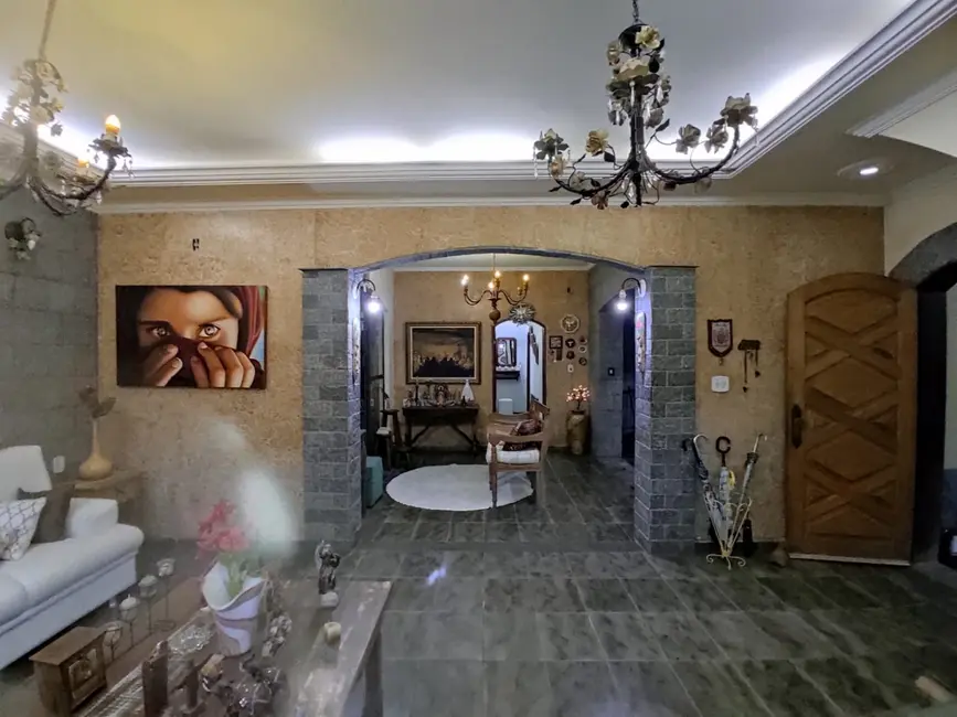 Foto 3 de Sobrado com 5 quartos à venda, 300m2 em Aparecida - SP