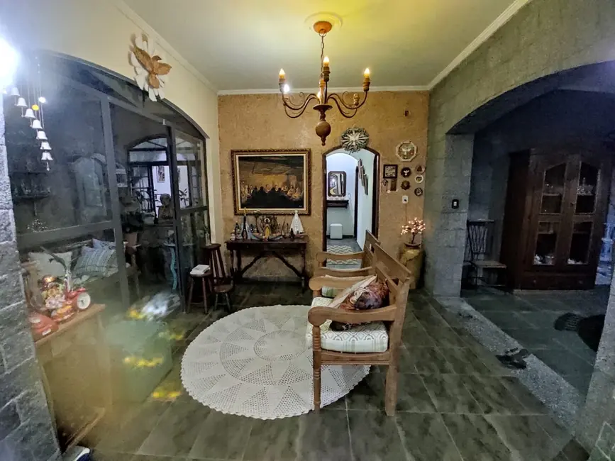 Foto 5 de Sobrado com 5 quartos à venda, 300m2 em Aparecida - SP