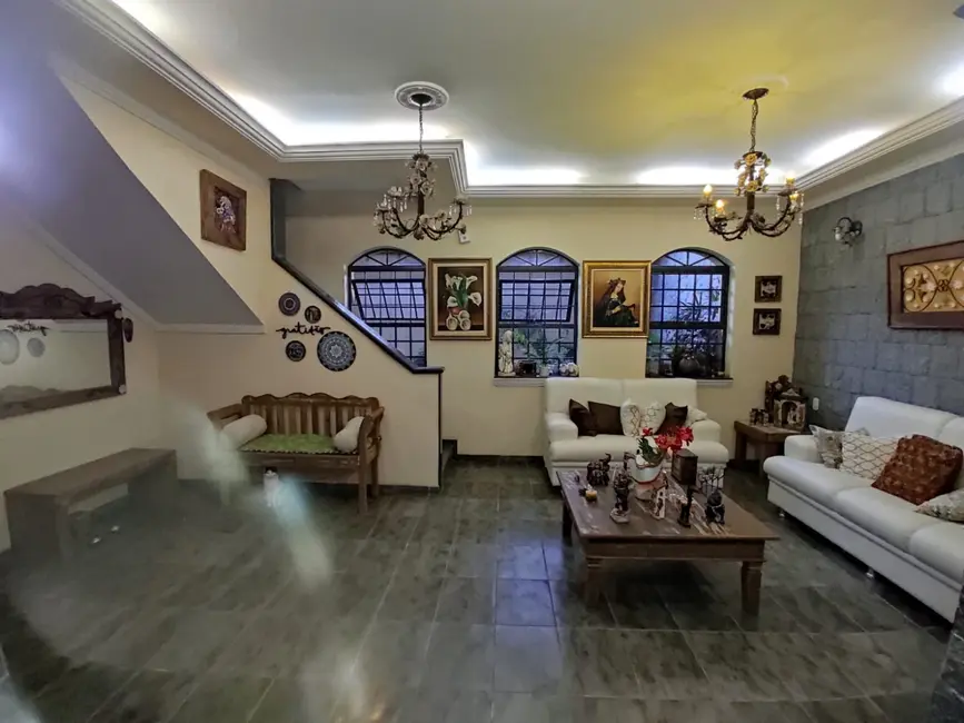 Foto 1 de Sobrado com 5 quartos à venda, 300m2 em Aparecida - SP