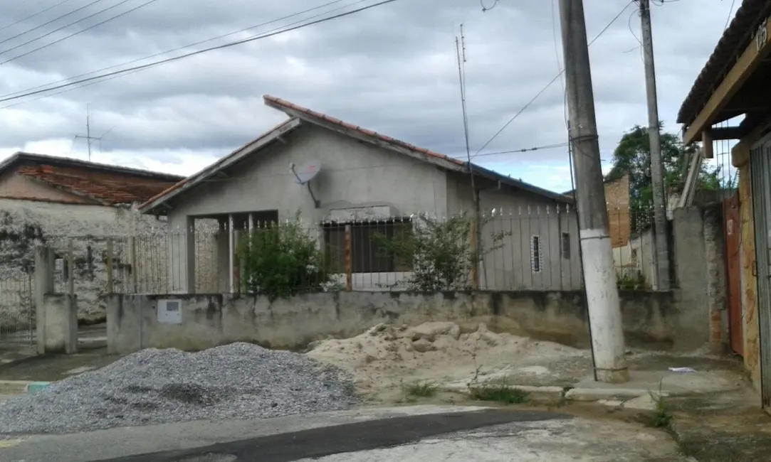 Foto 2 de Casa com 2 quartos à venda, 350m2 em Pindamonhangaba - SP
