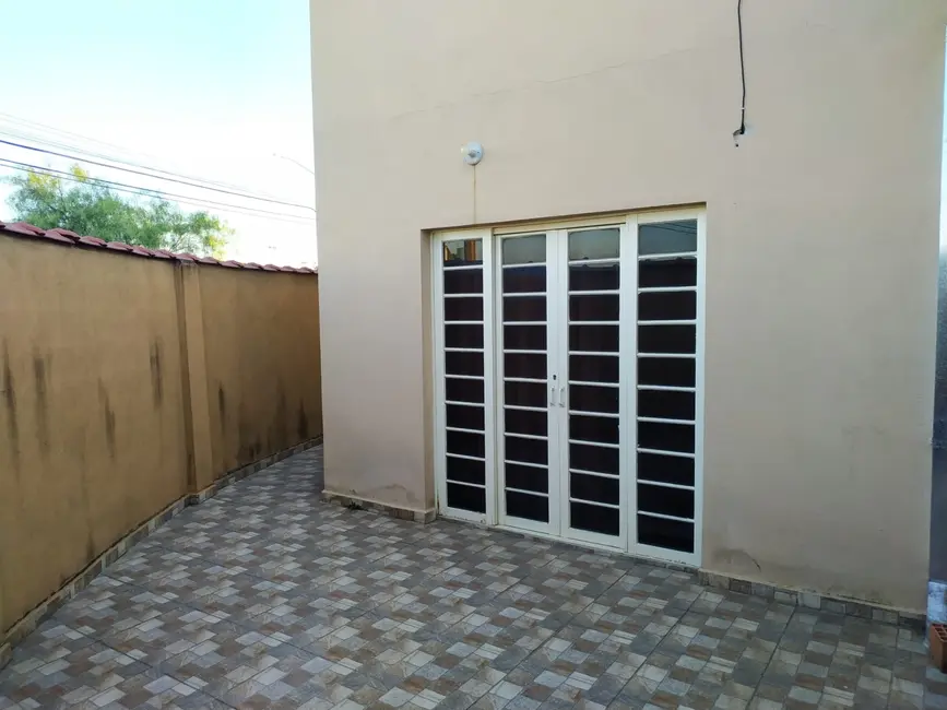 Foto 2 de Casa com 3 quartos à venda, 250m2 em Conjunto Habitacional Terra dos Ipês II (Fase II), Pindamonhangaba - SP