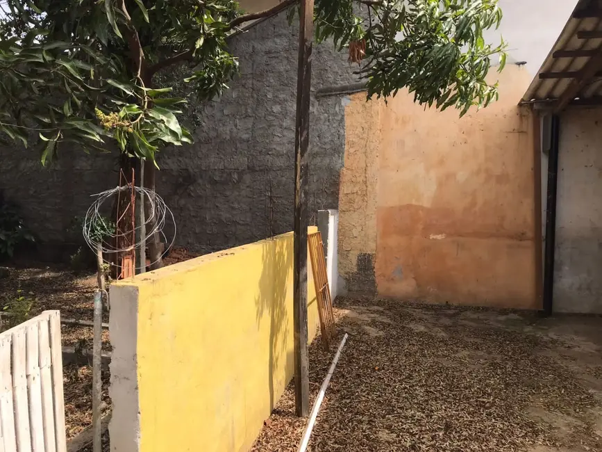 Foto 2 de Casa com 2 quartos à venda, 244m2 em Taubate - SP