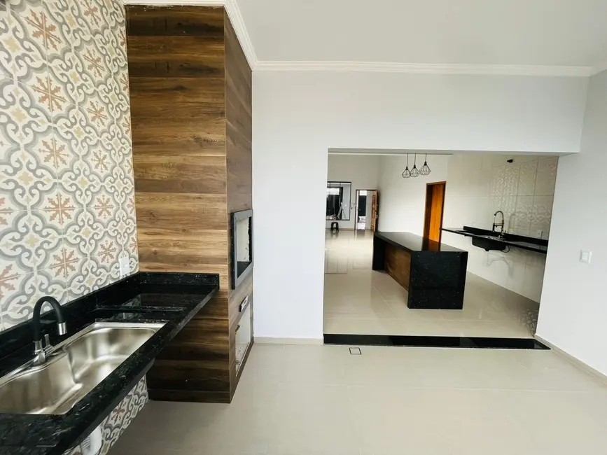 Foto 2 de Casa com 3 quartos à venda, 197m2 em Residencial Village Santana, Guaratingueta - SP