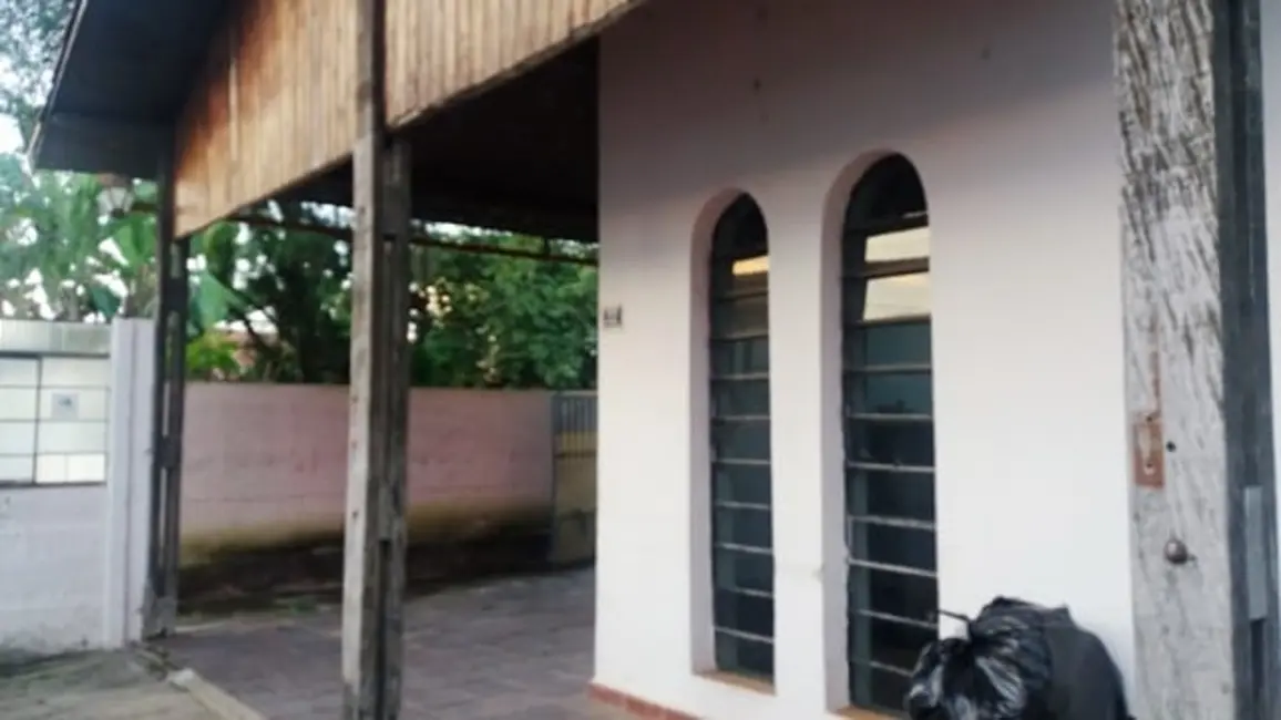 Foto 3 de Casa com 3 quartos à venda, 70m2 em Vila São Benedito, Pindamonhangaba - SP