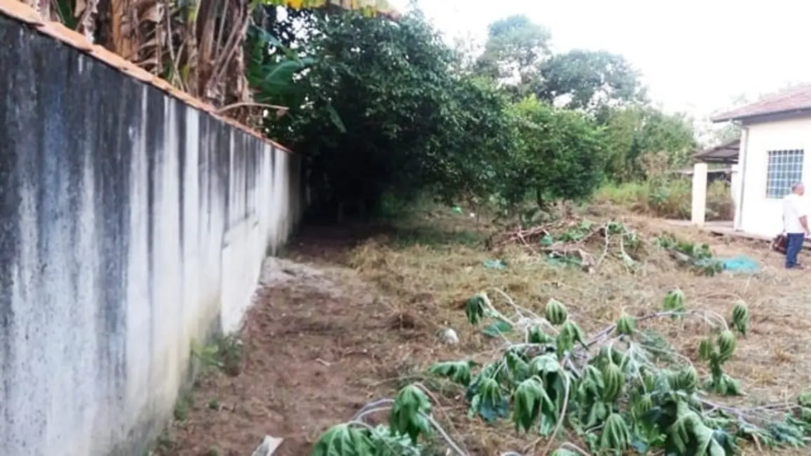 Foto 7 de Casa com 3 quartos à venda, 70m2 em Vila São Benedito, Pindamonhangaba - SP